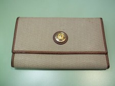 Portafoglio usato di colore bianco firmato Roccobarocco