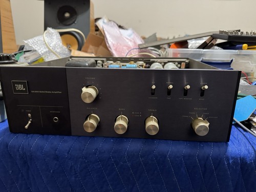Amplificatore stereo integrato