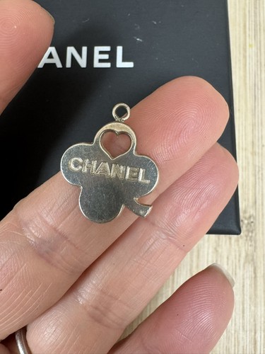 Ciondolo quadrifoglio chanel - ciondolo,