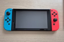 Nintendo Switch. Console, accessori originali e scatola