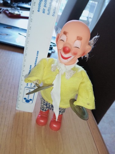 Pupazzo clown musicista a - musicista,