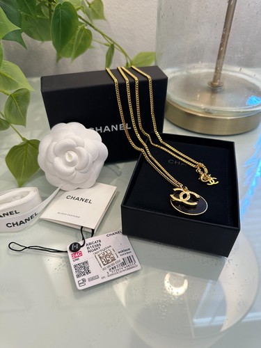 Collana lunga pendente - , chanel