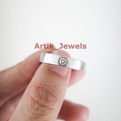 Moissanite rotonda con 14k - con,