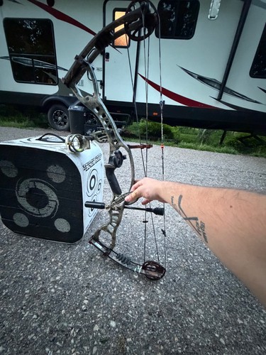 Hoyt crx compound bow - 32,
