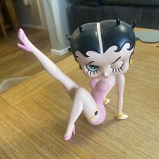 Betty Boop Leg Up Statue