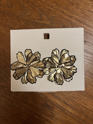 Zara large gold flower - large,