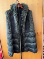 gilet smanicato in pelliccia -