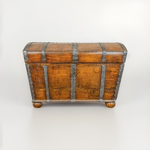 Grande antico baule - , /