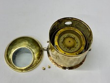 Vecchia bussola da barca in