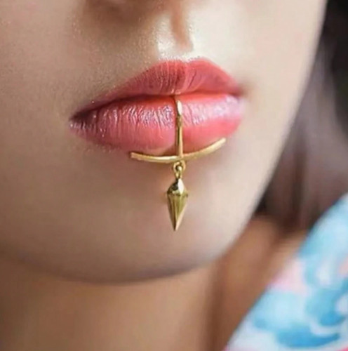Finto piercing labbro - piercing,