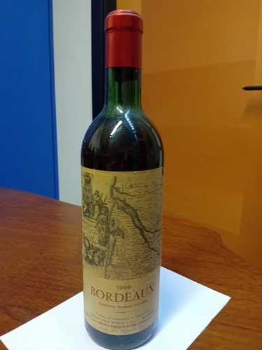 Antica bottiglia vino - antica, rosso