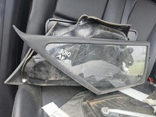 Vetro laterale fisso anteriore