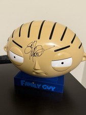 Seth MacFarlane Firmato Family