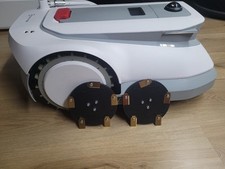 Robot tagliaerba piatto