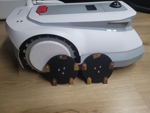 Robot tagliaerba piatto