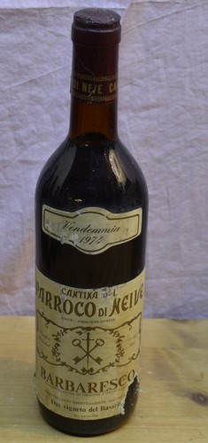 Vecchia bottiglia vino - vino, da