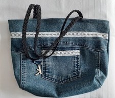 Borsa di jeans artigianale con decori in pizzo