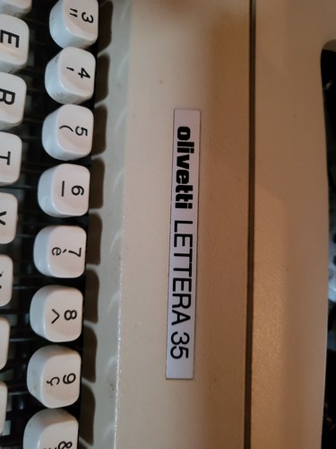 Macchina scrivere olivetti - da,