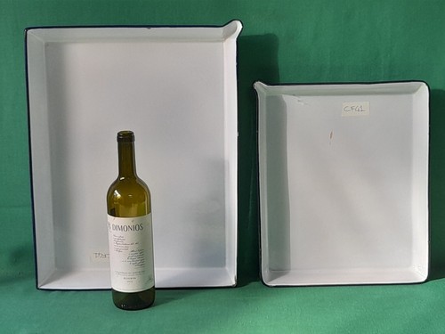 Coppia vecchie teglie - coppia,