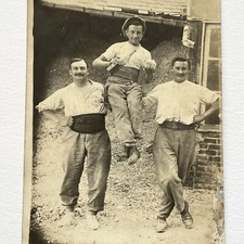 Antica cartolina fotografica