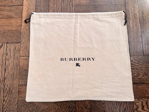 Authentic burberry logo dust - authentic,
