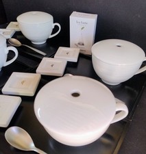 Stock 4 Tazze in Porcellana con 4 Vassoi Legno + 8 Porta Filtri a Piramide 