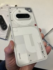 Nuovo smartphone Nothing Phone