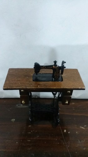 Macchina cucire pedale - da,