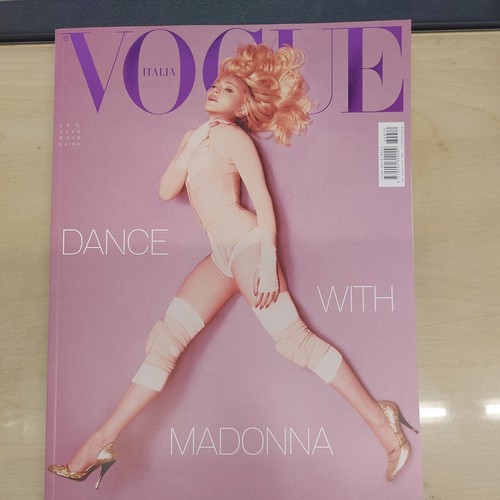 Vogue italia 910 luglio - vogue, n°910