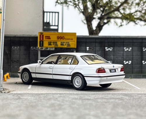 Bianco bmw 750il - bianco,