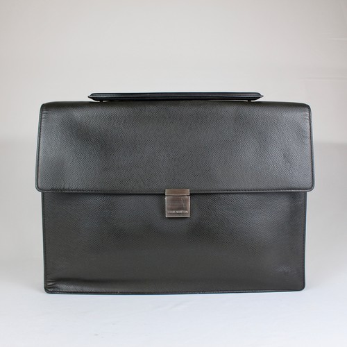 Louis vuitton taiga valigetta - vuitton,