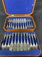 Antico servizio inglese ornato per set 12 pesci piatto argento in scatola di legno