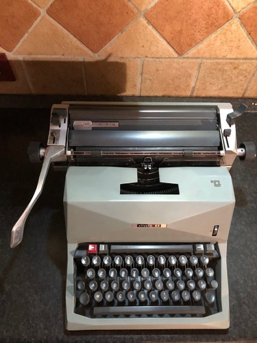 Macchina scrivere - scrivere,