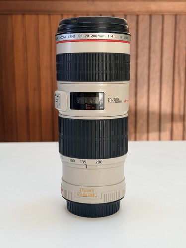Canon 200 4l is - 70-200, f/4l