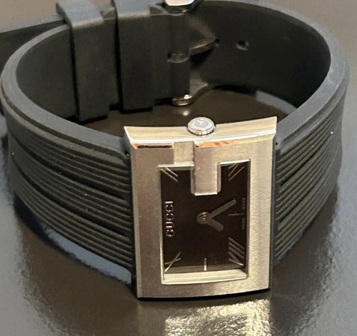 Gucci ladies nice slvr-black