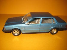 Tonka - Polistil - 1:25 - Volvo 740 GLE - blu metallizzato
