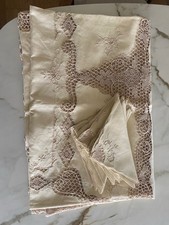 TOVAGLIA IN LINO RICAMATA IN BURANO