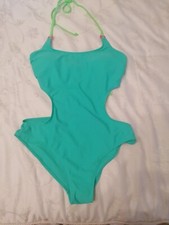 Trikini verde con coppe,nuovo.Taglia M