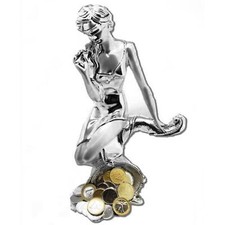 Dea bendata 596 seduta su