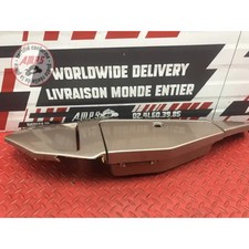 Cache plastique sous selle