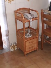 Mobiletto in vimini con cassetti