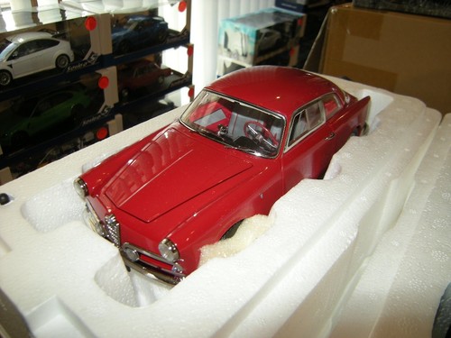 Kyosho alfa romeo - 1:18,