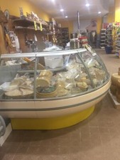 SUPERMERCATO ENOTECA PROFUMERIA SCAFFALI BANCHI FRIGO ARREDAMENTO 500 mq