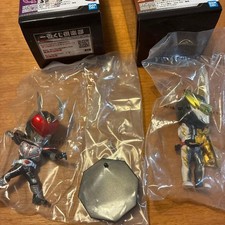 2 Figurine Kamen Rider Saber
