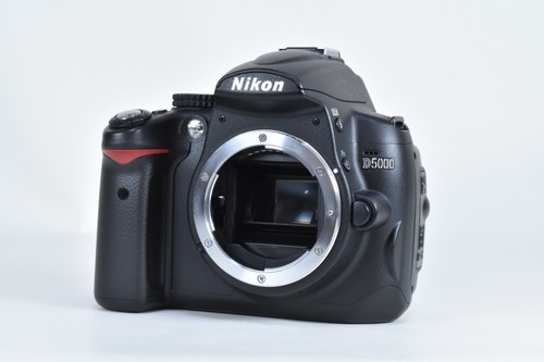 Nikon d5000 mp - 12.3, digital