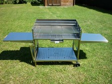 BARBECUE A LEGNA E CARBONELLA