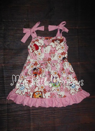 Vestito con volant senza