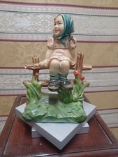 Statuetta In Gesso Bambina Su Staccionata Epoca 900