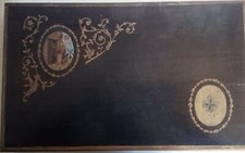 Scatola di legno con 2 intarsi