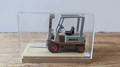 Old cars elevateur om - 1/25,